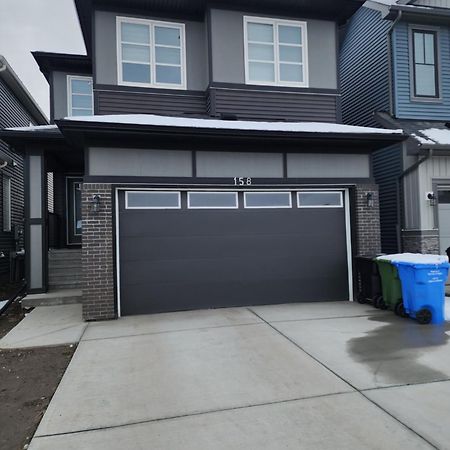 Trendy 2-Bed Oasis Awaits! Apartamento YYC Exterior foto