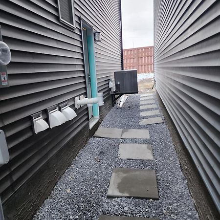 Trendy 2-Bed Oasis Awaits! Apartamento YYC Exterior foto