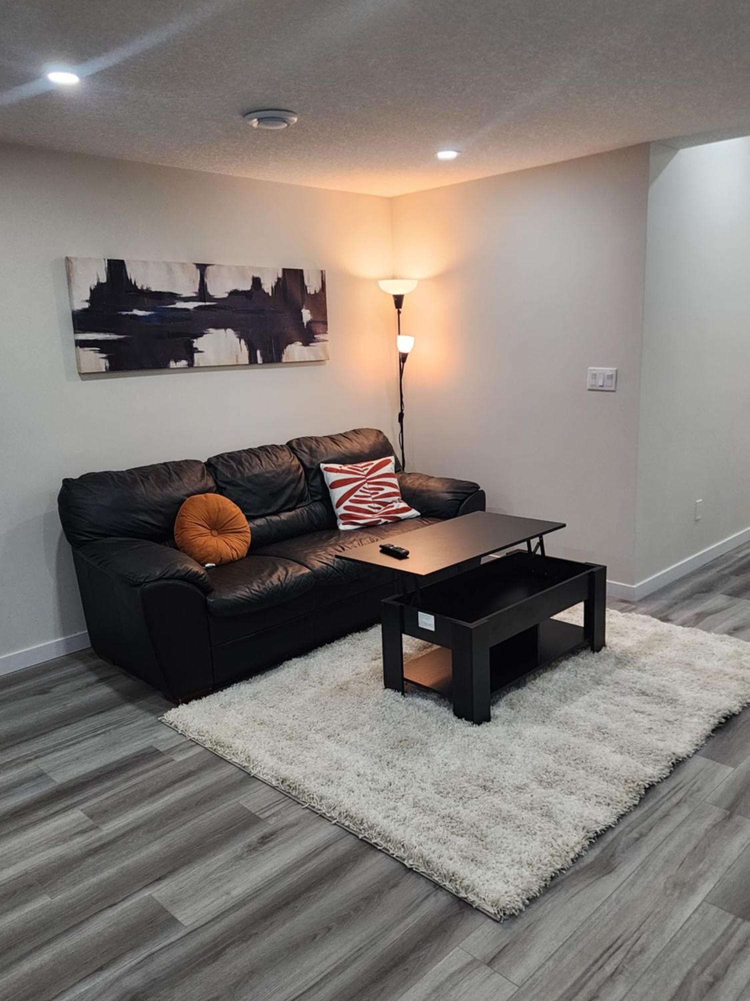 Trendy 2-Bed Oasis Awaits! Apartamento YYC Exterior foto